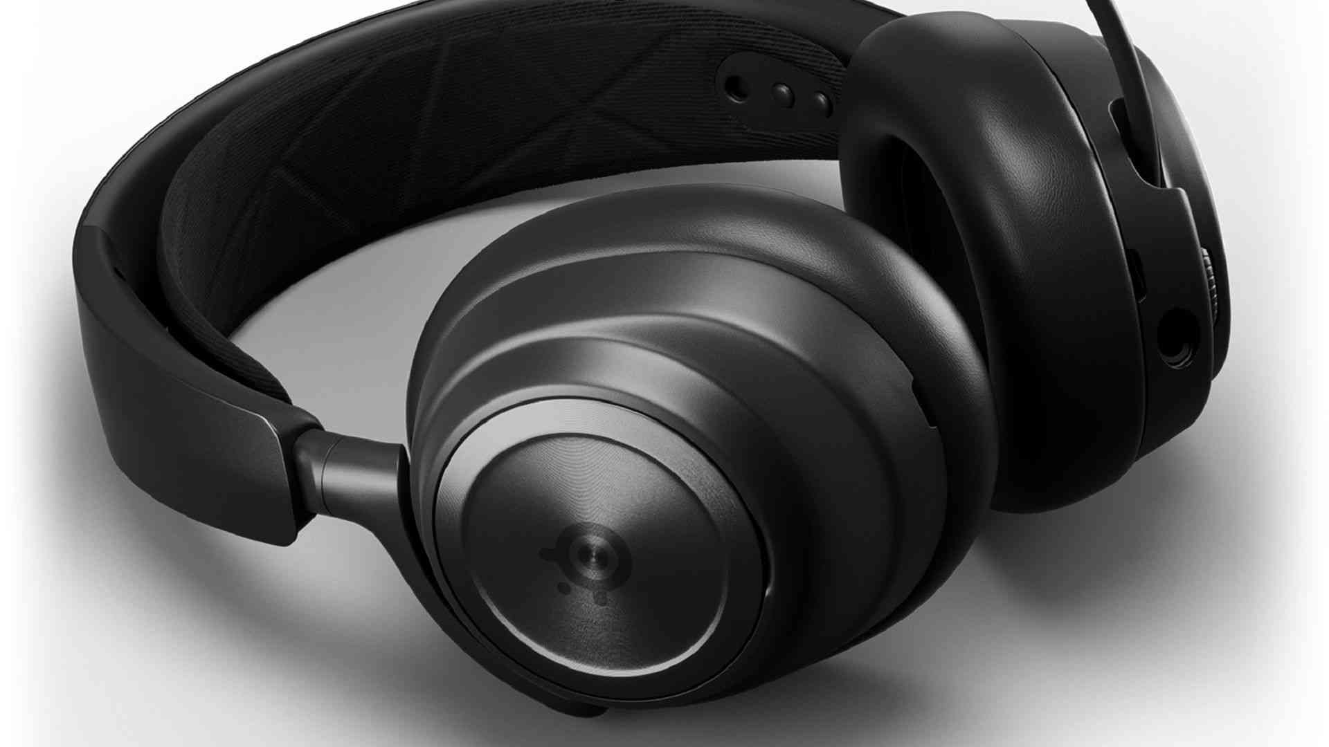 Arctic Nova Pro Wireless headset.